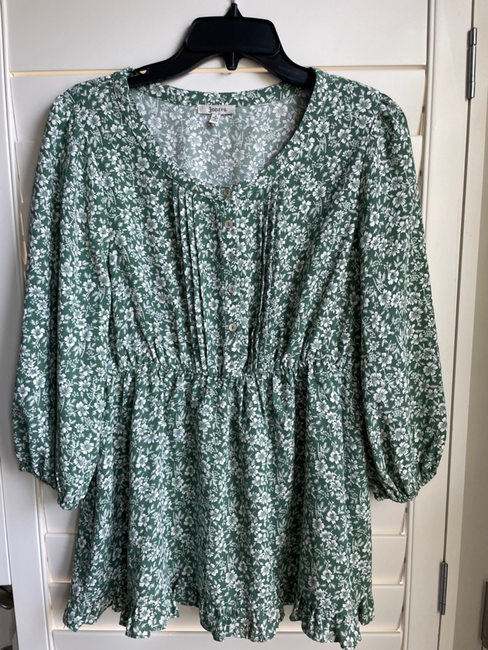 JODIFL Green & White floral babydoll ruffle tunic blouse top